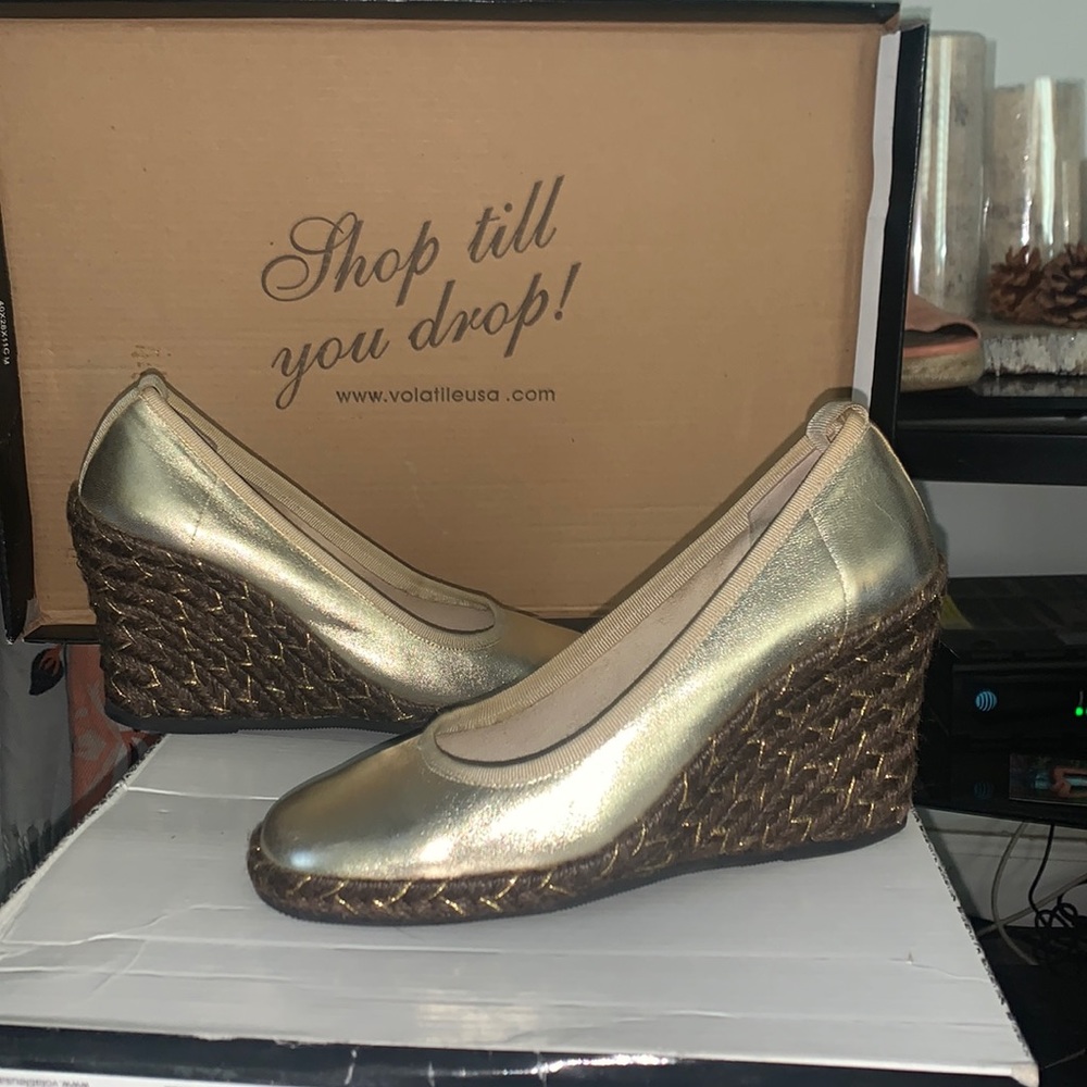 Wedges brown and metallic